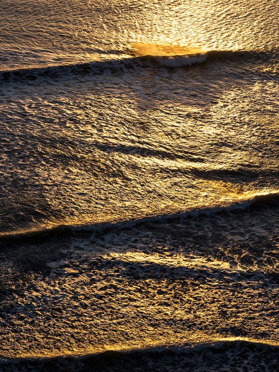 GOLDEN WAVES