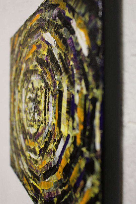 Small yellow-purple burst V4