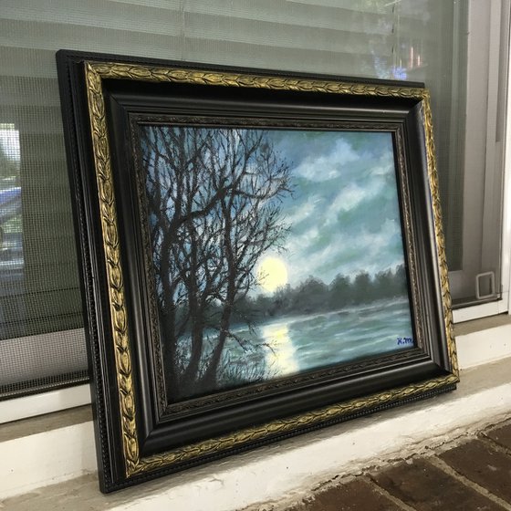 FULL MOON ACROSS THE RIVER