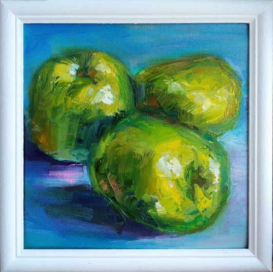 Crispy green apples