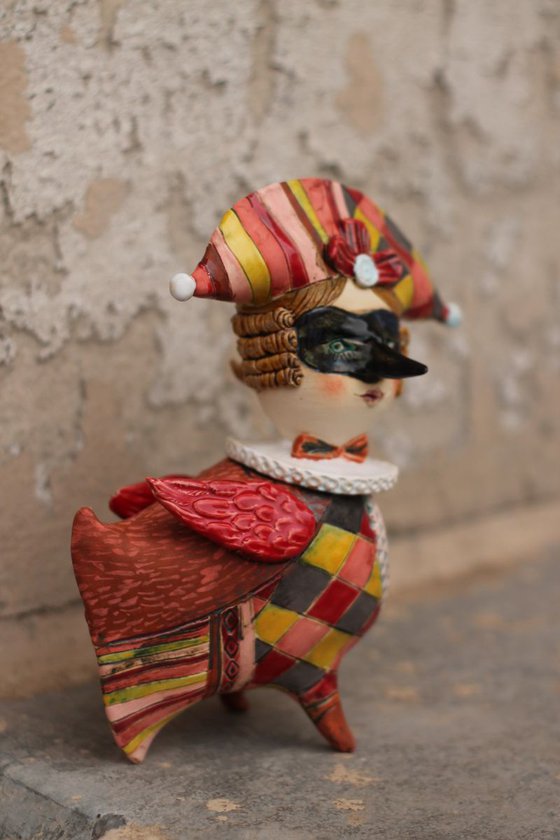 Masked bird II. Ceramic sculpture