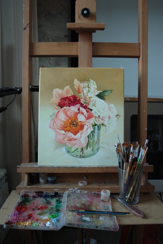 A small bouquet with a peony