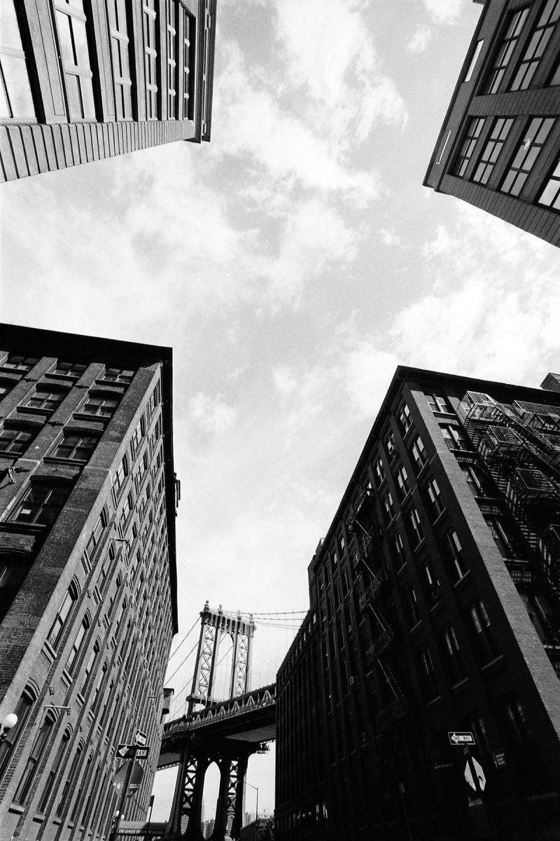 Manhattan bridge by Nadia  Attura