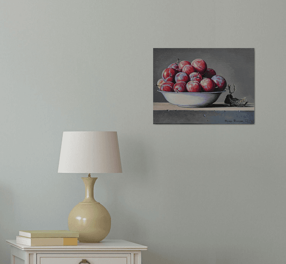 Still life - red plums (40x30cm, oil painting, ready to hang)