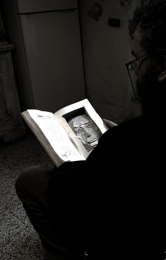Inhabited book