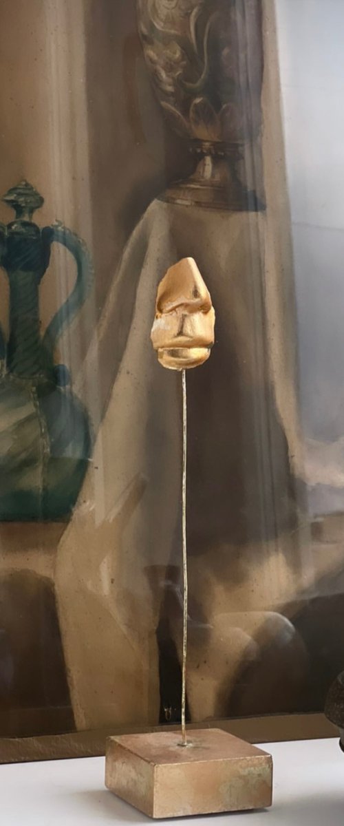 Interior surreal figurine "Nose Gold" by Elena Troyanskaya by Elena Troyanskaya