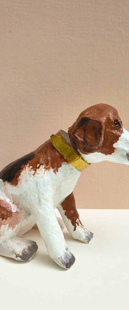 Head Turning Beagle by Shweta Mahajan