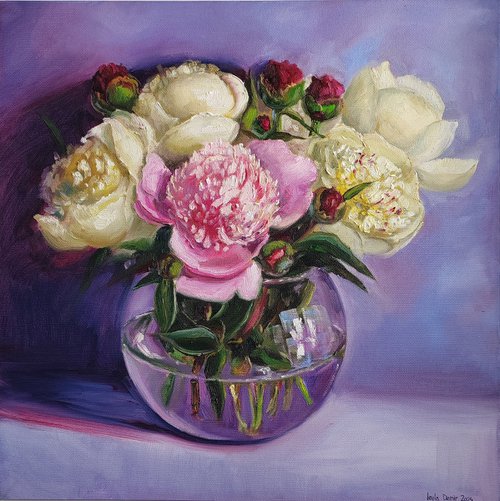 Pink and white peonies bouquet by Leyla Demir