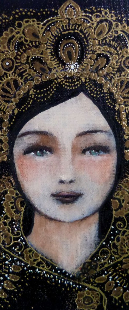 Night Empress by Loetitia Pillault
