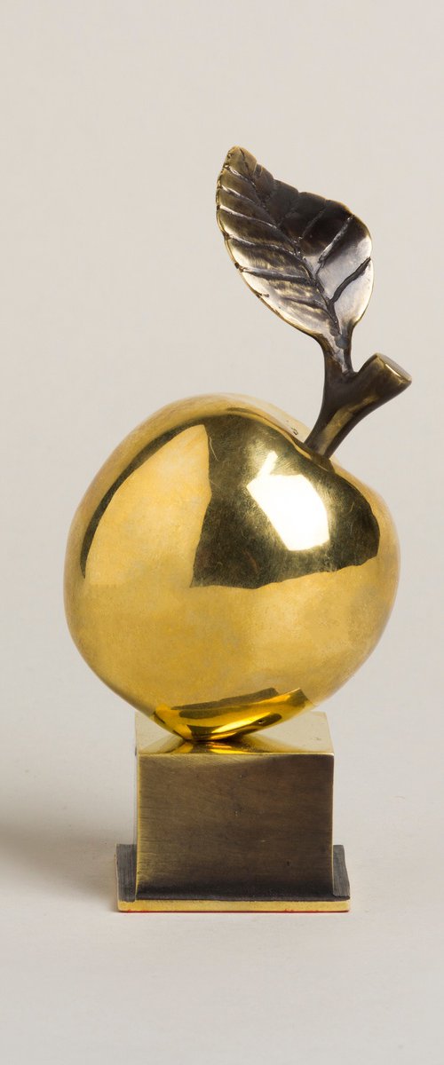 "Apple" — from the Fruits series by Veaceslav Jiglitski