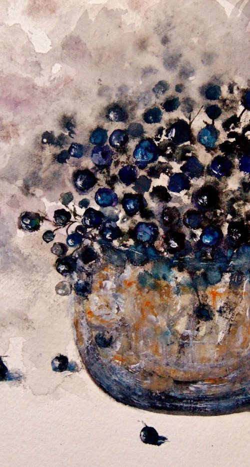 Black currant bouquet by Cristina Mihailescu