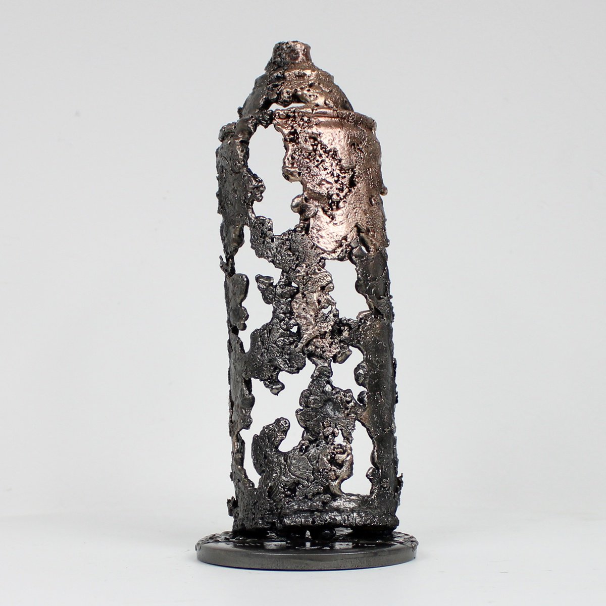 Spray can 15-22 - Bomb spray metal sculpture steel and bronze by Philippe Buil