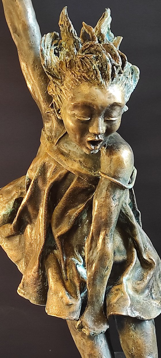 "Mary.Youth"Bronze sculpture