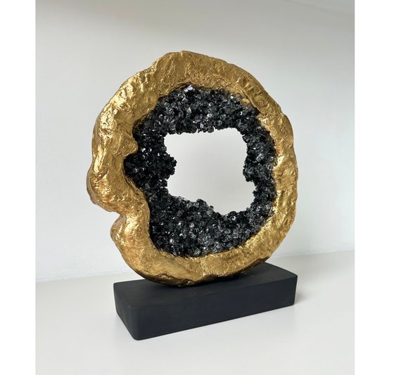 Golden round geode