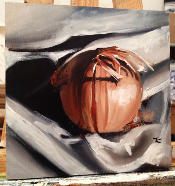Onion at 3 o'clock sun light- original oil painting- 20 x 20 x 2 cm ( 8' x 8' x08 ' )