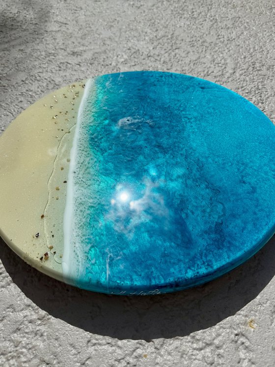 Round ocean #103