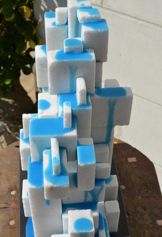 "Noble Deconstructivism"