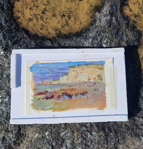 Rottindeang Beach, Cliffs