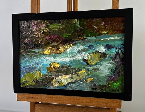 The River Flows through the Mountains