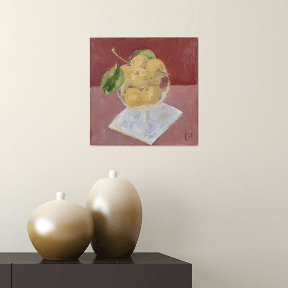 Lemons in glass bowl