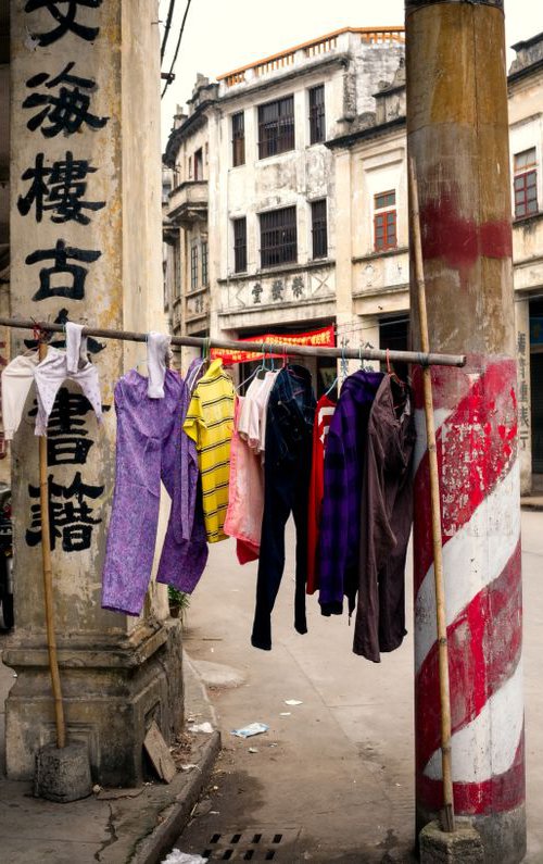 Clothesline III by Serge Horta