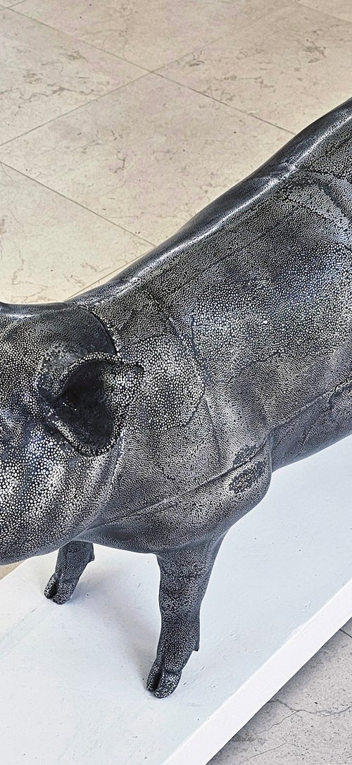 GREEDY PIG (safe sculpture) by JAN PAUL