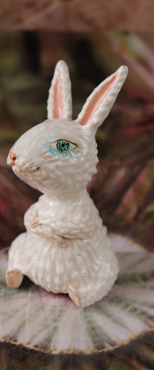 Easter Rabbit I. Tiny sculpture by Elya Yalonetski by Elya Yalonetski