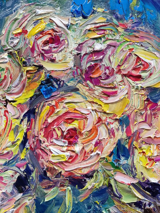 Roses on round canvas