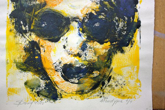 Monotype 910 Face Yellow