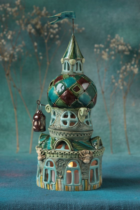 Fairy Tale House. (Mint)