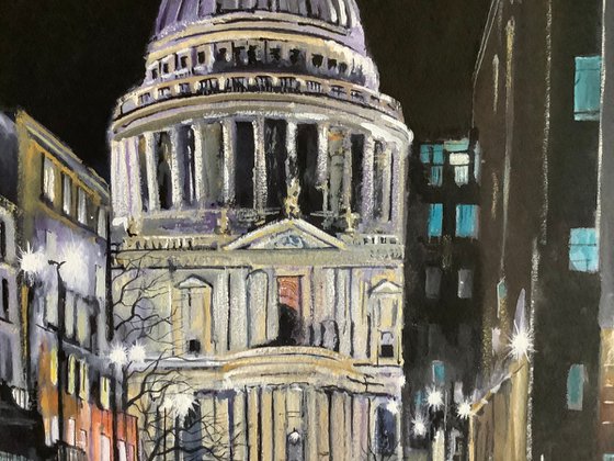 St Paul’s Cathedral at night