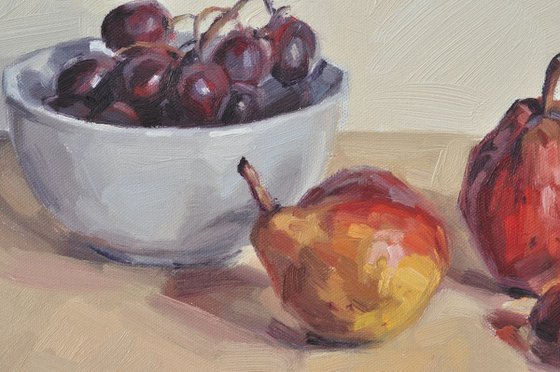 Pears, grapes and white bowl