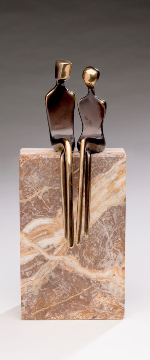 Elegant lovers - bronze figurines of slender and distinct form unmounted version by Yenny Cocq