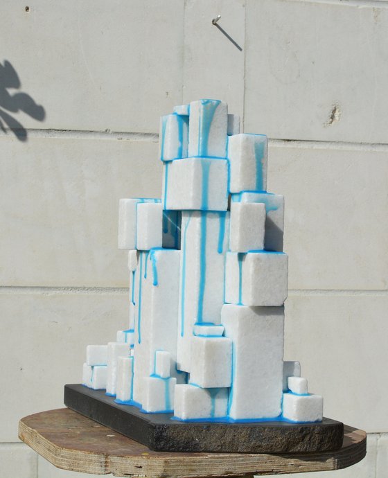 "Noble Deconstructivism"