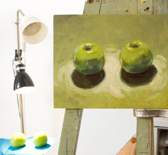 rough style still life of fresh green apples