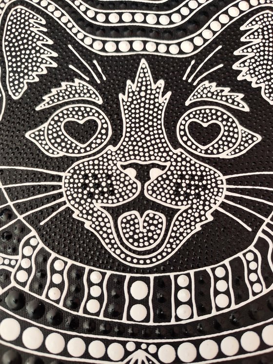 Hypnotic Cat