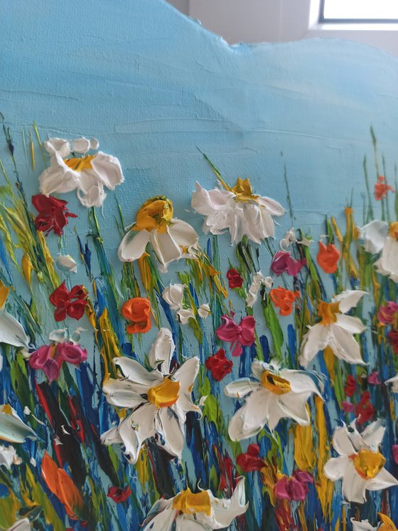 Impasto daisies at the meadow
