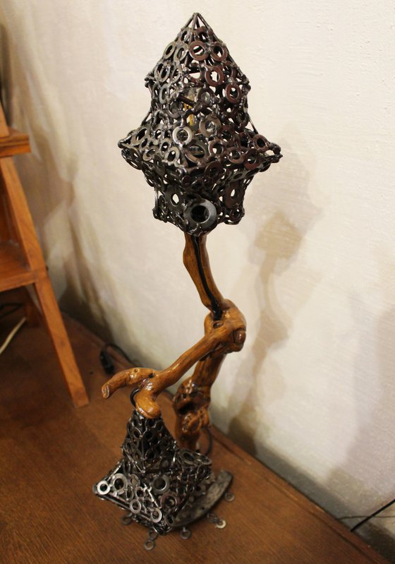 Lamp in vine wood