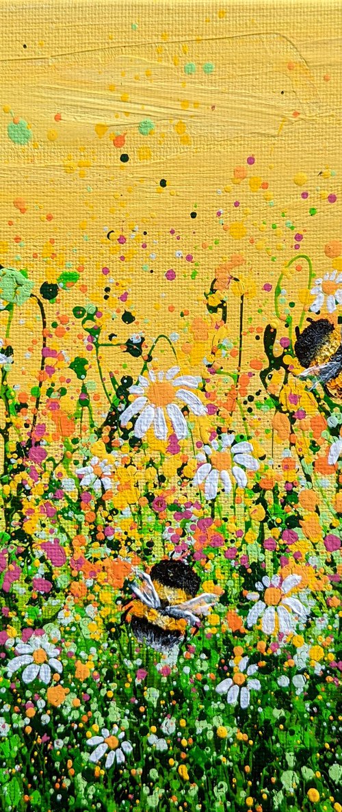 Bee utiful Sunny Delight by Lucy Moore