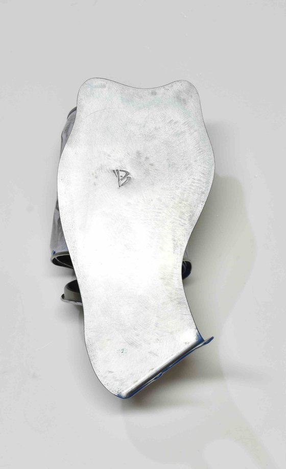 Le vieux pot de peinture bleu