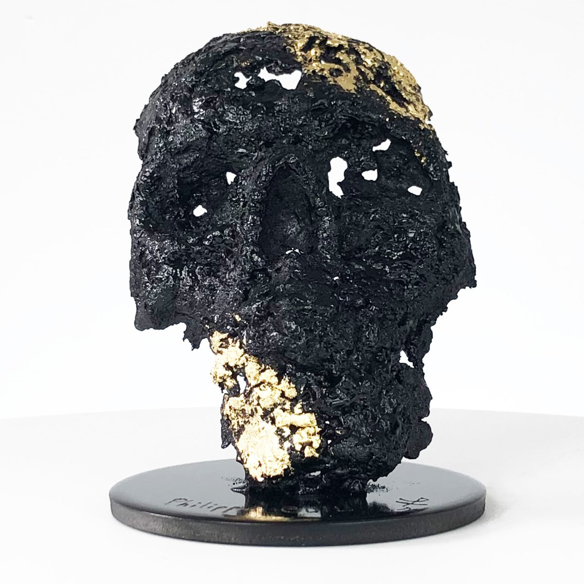 Skull 115-21 by Philippe Buil