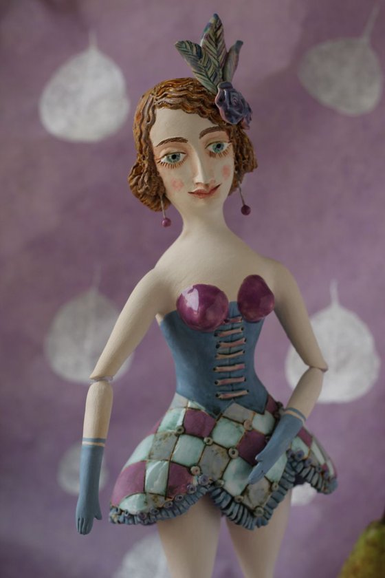 From the Cabaret girls, Girl in blue gloves. Wall sculpture by Elya Yalonetski