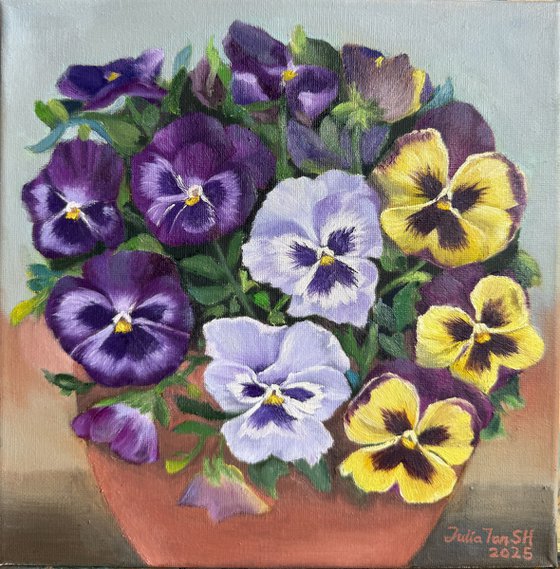 A pot of Pansies