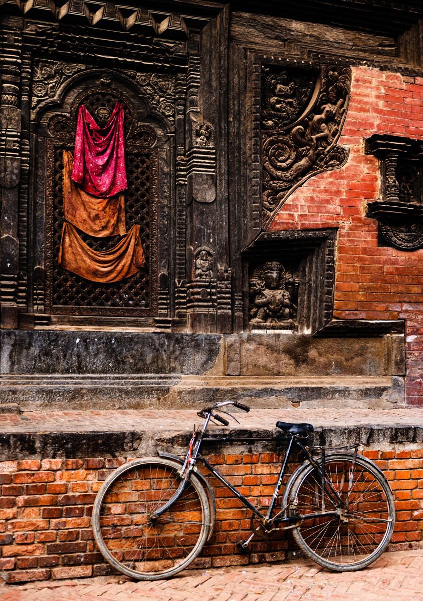 Photorealistic Cityscapes Photograph By Tom Hanslien, 33 X 47", Durbar Square, Bhaktapur, Original Artwork