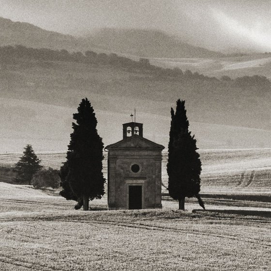 Chapel in Tuscany - Landscape Art Photo