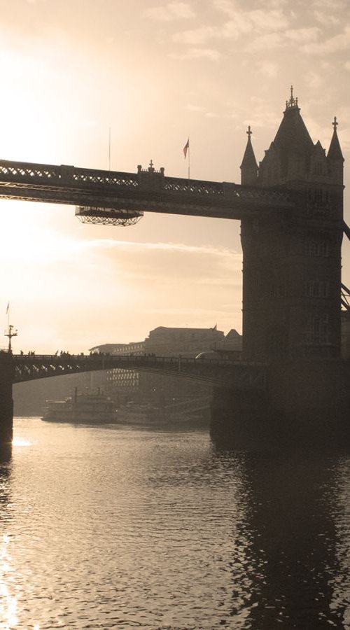 TOWER BRIDGE SILHOUETTE (Limited edition  1/200) 12"x8" by Laura Fitzpatrick