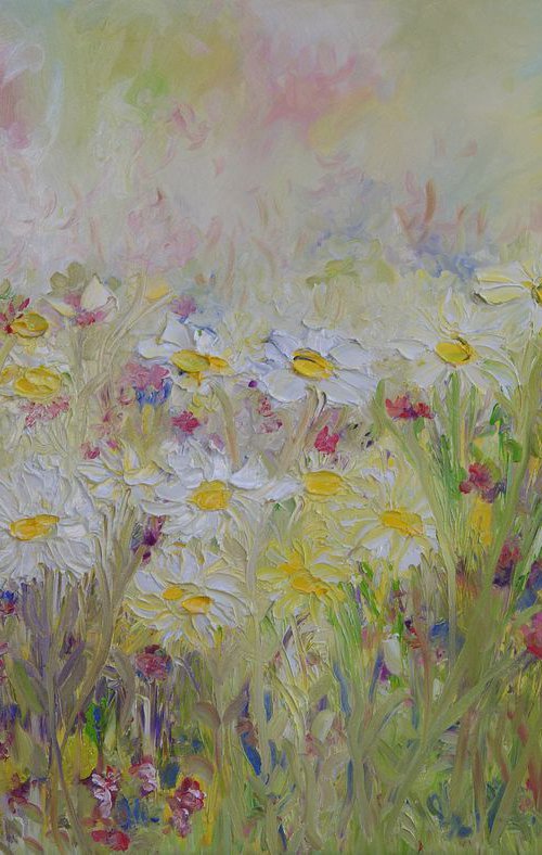 Summer Daisies by Lesley Blackburn
