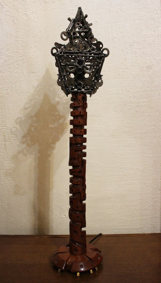 Totem lamp