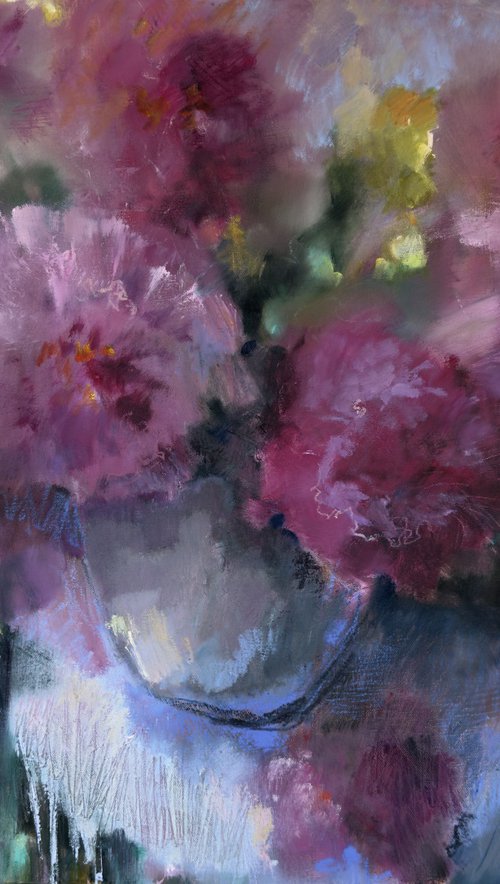 Abstract flowers, a touch of understatement by Olha Laptieva
