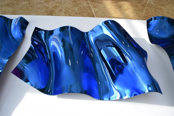 Scattered leaves In Light Blue